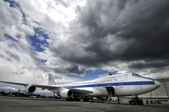 Торнадо повредил самолеты «судного дня» в США