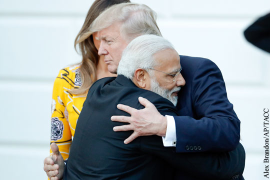 СМИ: Трамп оказался не готов к «медвежьим объятиям» премьера Индии