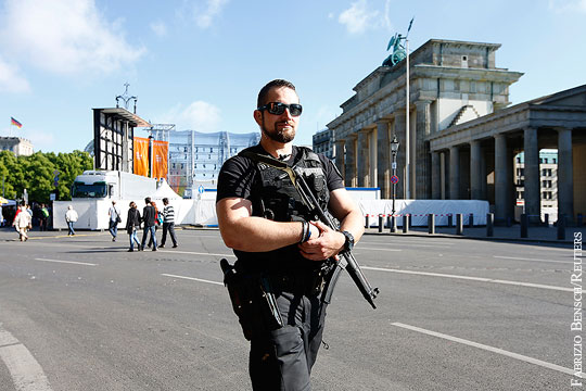 Полиция Берлина объяснила кутежи сотрудников на саммите G20 человеческой слабостью 