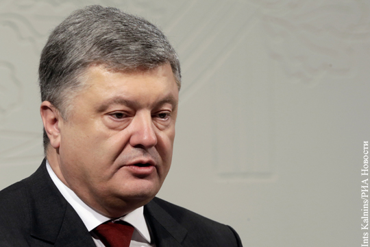 Порошенко поручил изменить статус Крыма в конституции Украины