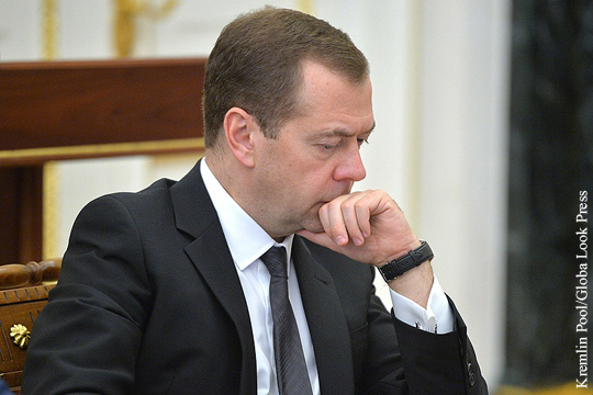 Медведев прокомментировал решение ЕС продлить санкции против России