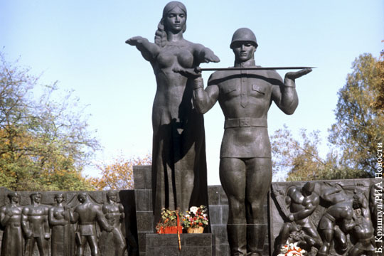 Во Львове решили снести Монумент Славы