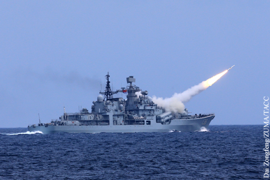 Корабли ВМС Китая перед учениями с Россией провели стрельбы в Средиземном море