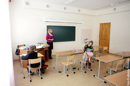Школу в Риге оштрафовали за разговор учителя на русском языке