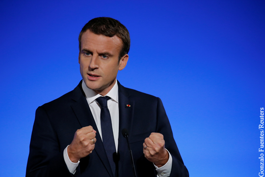 Макрон: Франция больше не настаивает на уходе Асада