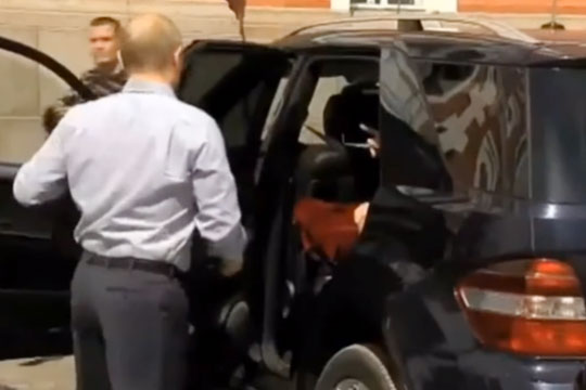 Священник раскрыл «тайну красной коробки» в машине Путина на Валааме