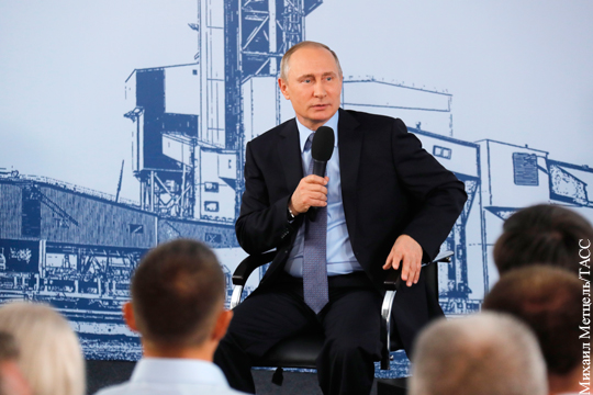 Путин: Россия будет бороться с фальсификацией истории