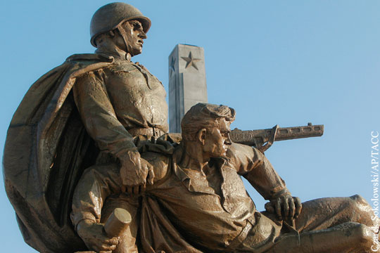 Госдума призвала Европу осудить закон о сносе советских памятников в Польше