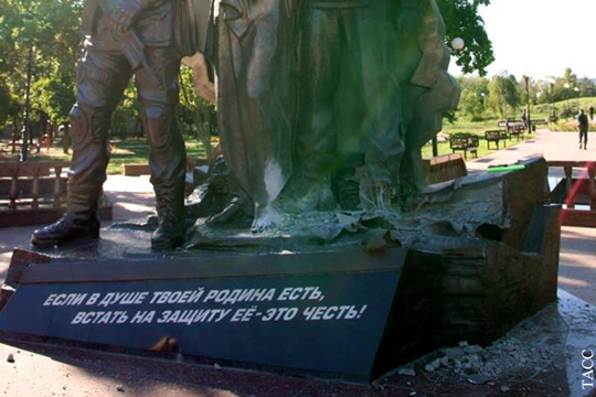 В Луганске взорвали памятник погибшим ополченцам