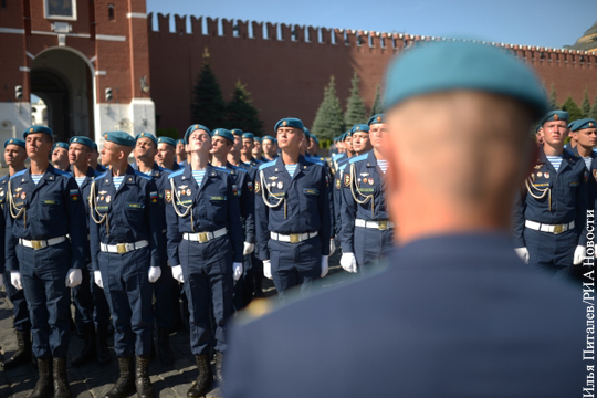 Путин поздравил российских десантников с Днем ВДВ