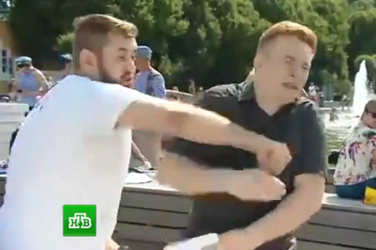 Ударивший корреспондента НТВ во время прямого эфира задержан в Москве