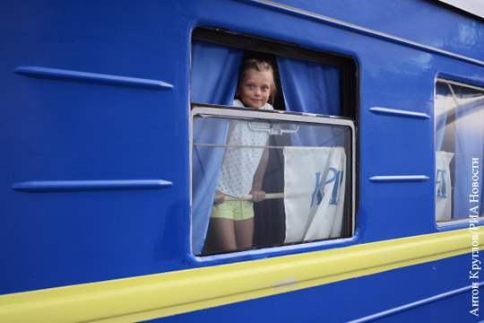 Пассажирам поезда на Украине предложили вынуть стекла из окон для спасения от жары