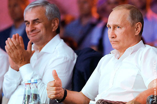 Путин посетил турнир по боевому самбо в Сочи