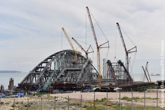 Киев направил ноту Москве в связи с ограничением на судоходство из-за Крымского моста