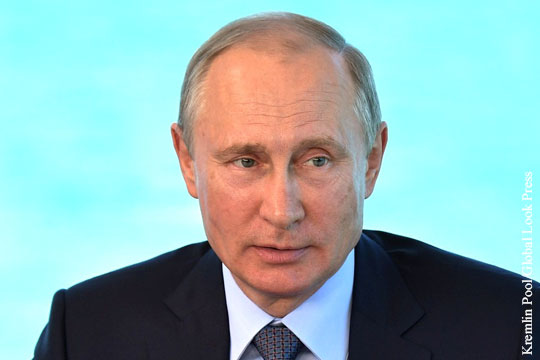 Путин поручил с 1 января перевести тарифы для стивидоров в рубли вместо долларов