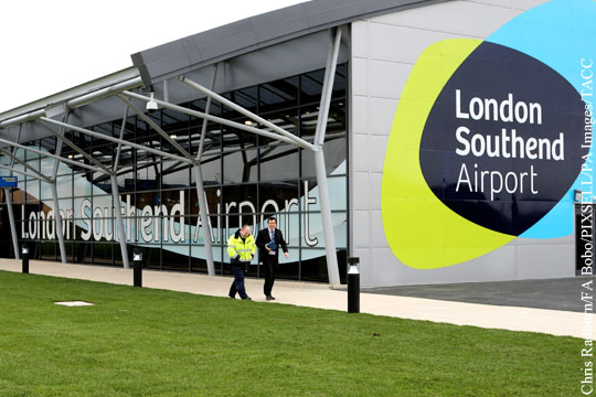 СМИ сообщили о взрыве у аэропорта в Лондоне