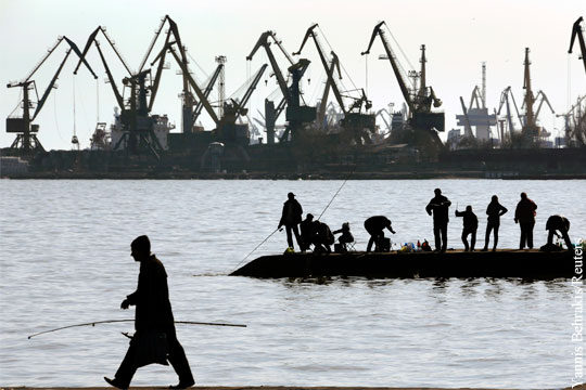 Киев заявил о снижении конкурентоспособности порта Мариуполя из-за Крымского моста
