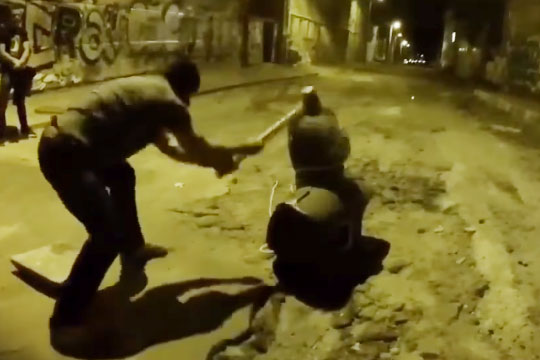 Опубликовано видео уничтожения памятника Жукову в Одессе