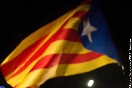 КС Испании приостановил действие закона и декрета о референдуме в Каталонии