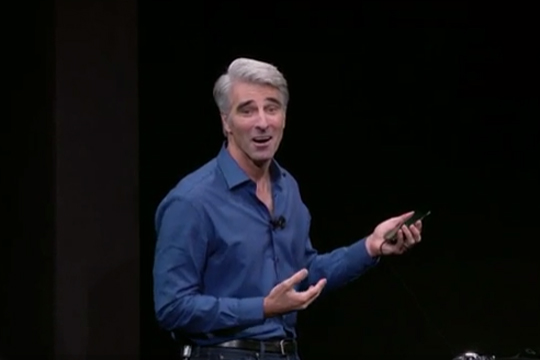 Новый iPhone X на презентации не узнал в лицо вице-президента Apple