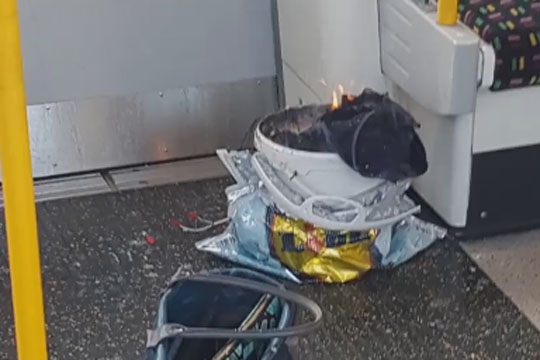 Опубликовано фото взорвавшегося в метро Лондона пакета