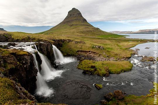 FT: Правительство Исландии осталось без «Светлого будущего» из-за педофильского скандала