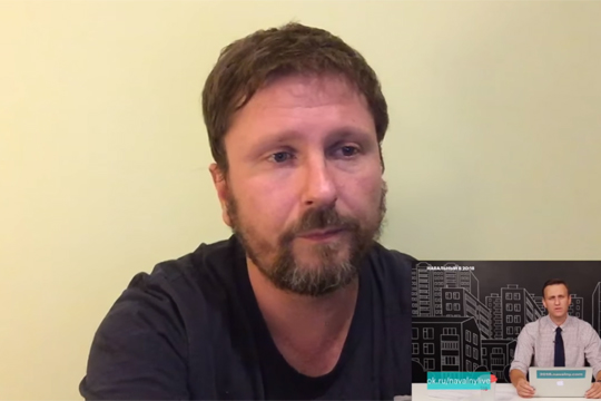 Шарий поймал Навального на противоречащих друг другу заявлениях о Кадырове