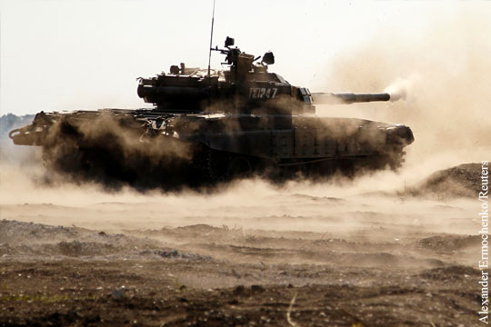 Сирийский Т-72 уничтожил попавший к исламистам Т-90