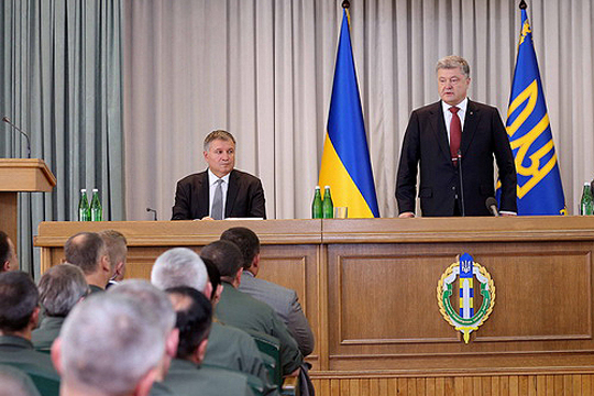 «Говорящая голова» Авакова предсказала Порошенко судьбу Януковича