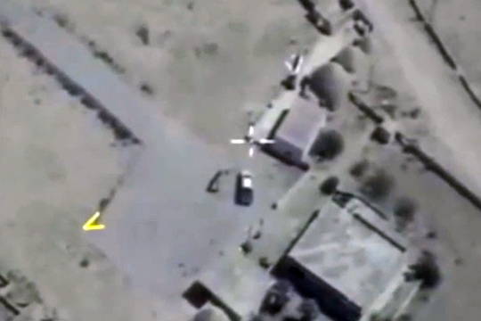 Минобороны показало видео ударов по ИГ на востоке от Евфрата