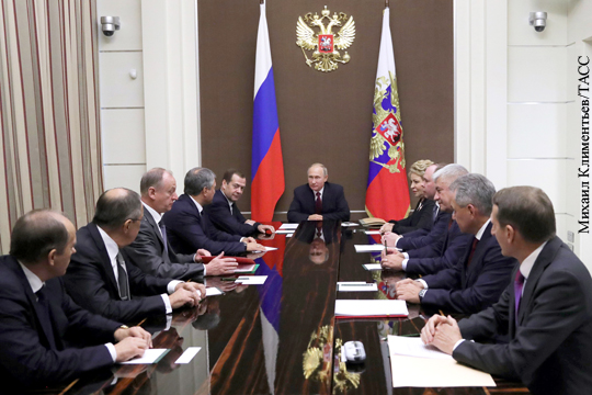 Путин провел совещание Совета безопасности 