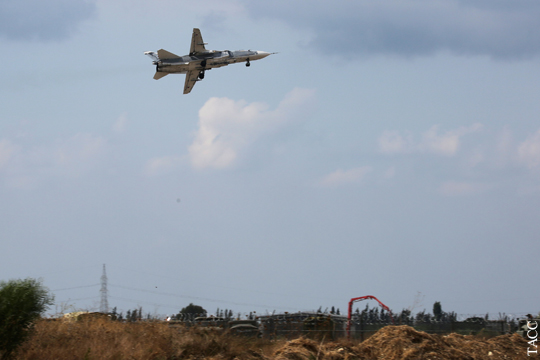Су-24 разбился при взлете на авиабазе Хмеймим, экипаж погиб