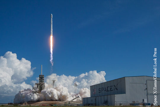 Ракета Falcon 9 запустила спутник и успешно вернулась