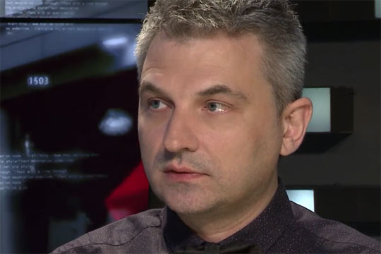 Журналист устроил скандал из-за отказа чешской стюардессы говорить по-украински