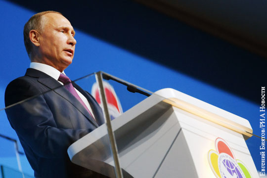 Путин открыл Всемирный фестиваль молодежи и студентов