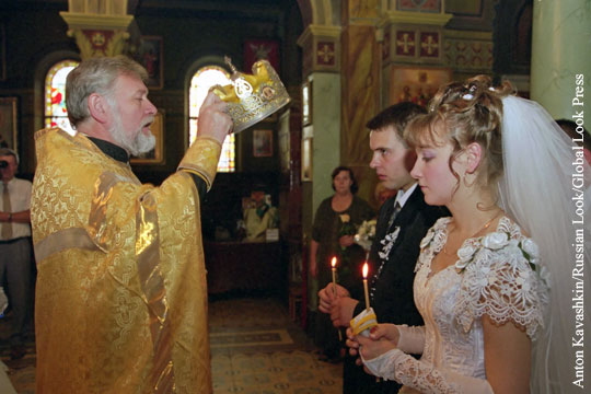 Депутат Госдумы предложил юридически признать венчание