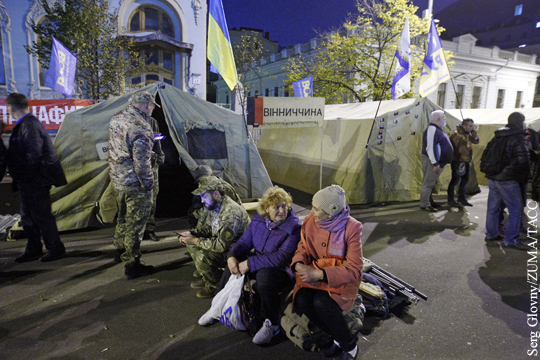 В центре Киева у палаточного городка усилены меры безопасности
