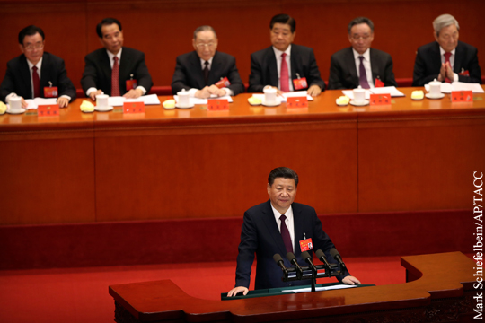 Компартия Китая поставила Си Цзиньпина в один ряд с Мао Цзэдуном и Дэн Сяопином