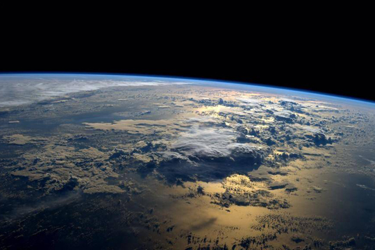 В атмосфере Земли сгорел второй за сутки советский спутник