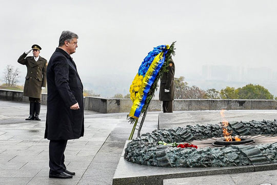 Порошенко на День освобождения Украины от фашизма обошелся без речей