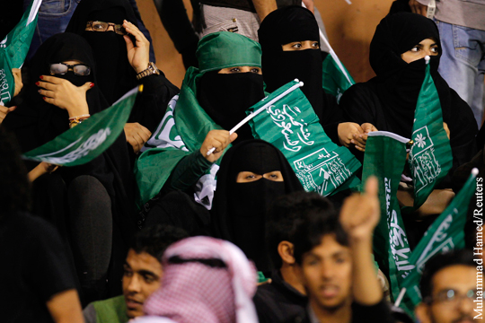Саудовская Аравия разрешила женщинам посещать стадионы