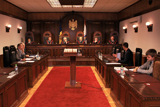 Конституционный суд Молдавии разрешил изменить название госязыка на румынский
