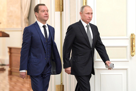 ВЦИОМ оценил уровень доверия россиян Путину и Медведеву
