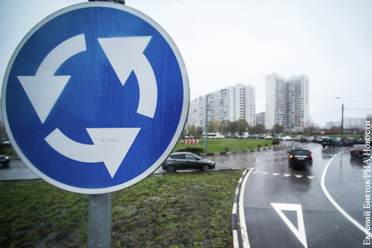 В России заработали новые правила кругового движения автомобилей