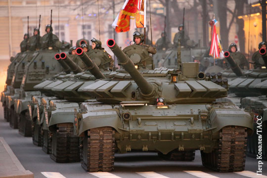 Россия заняла первое место в мире по числу танков, БМП и РСЗО