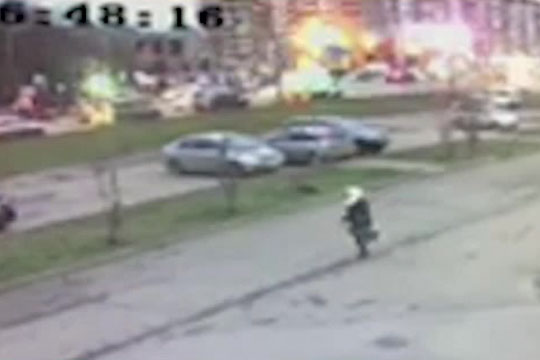 Опубликовано видео с моментом взрыва дома в Ижевске