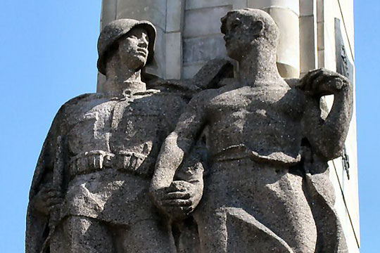 В польском Щецине начался демонтаж памятника благодарности Красной армии