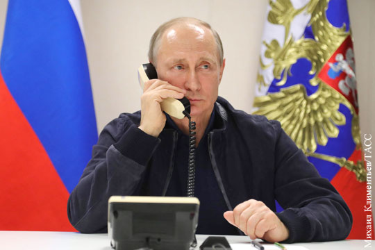 Путин провел телефонный разговор с Захарченко и Плотницким