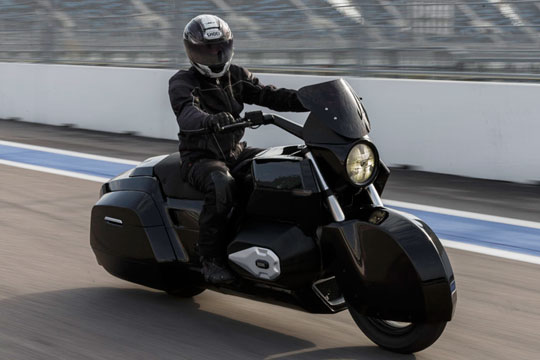 Тяжелый мотоцикл «Иж» прошел тест на сочинской трассе «Формулы-1»