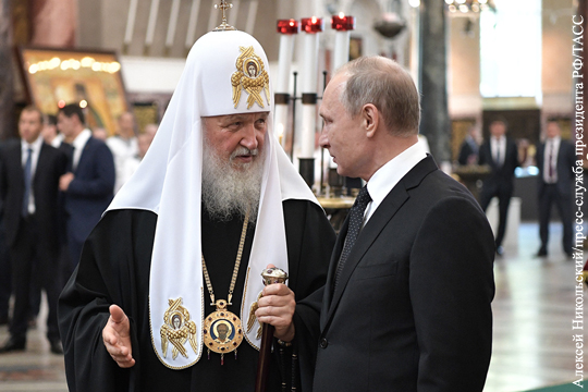 Путин пожелал патриарху Кириллу поменьше работать